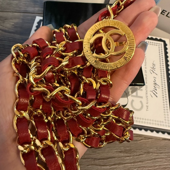 CHANEL Vintage Red Leather Gold Chain Link CC Logo Necklace/Belt - Picture 5 of 9